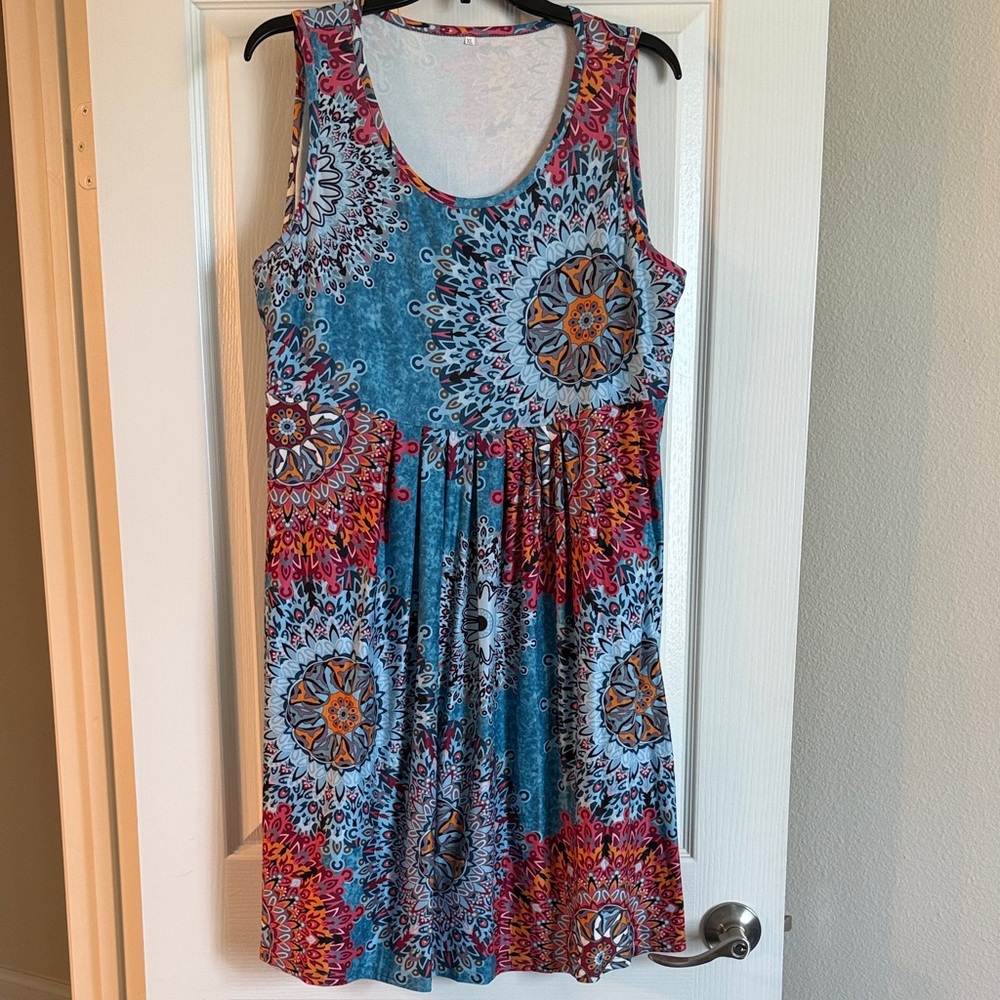 Sleeveless Blue Medallion Print Dress - Brand Unspecified